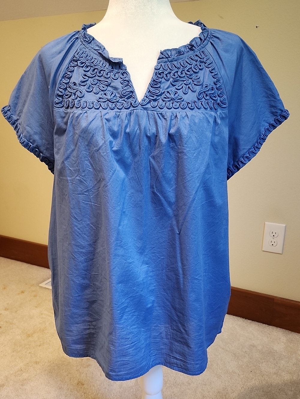 Talbot's Blue Embroidered Short Sleeve Women's Top